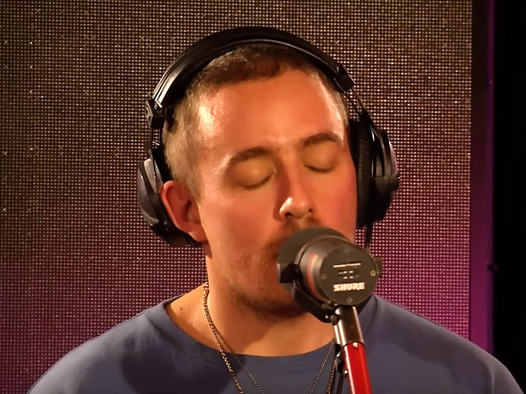 Dermot Kennedy – Kiss Me